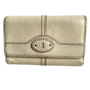 Fossil Off White Leather Trifold Wallet Womens Lots of Card Slots